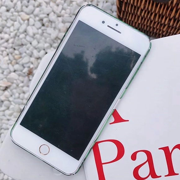 NEW iPhone 6/6s Palm Banana Leaves Hard PC Case - Picture 3 of 3